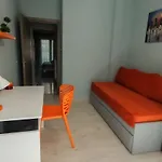 4 Colours
